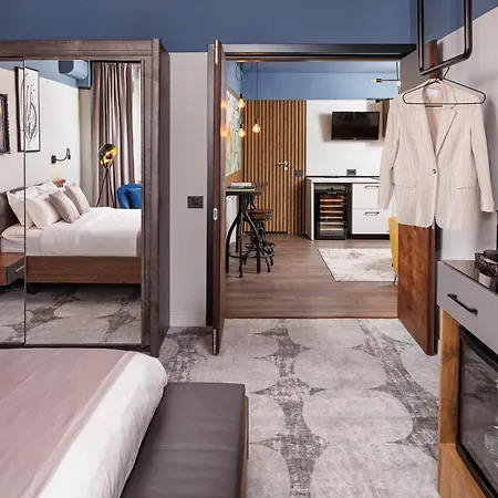 Comfort Hotel 4*