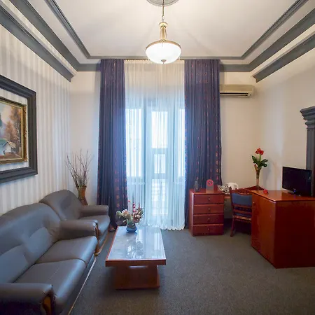 Comfort Hotel 4*